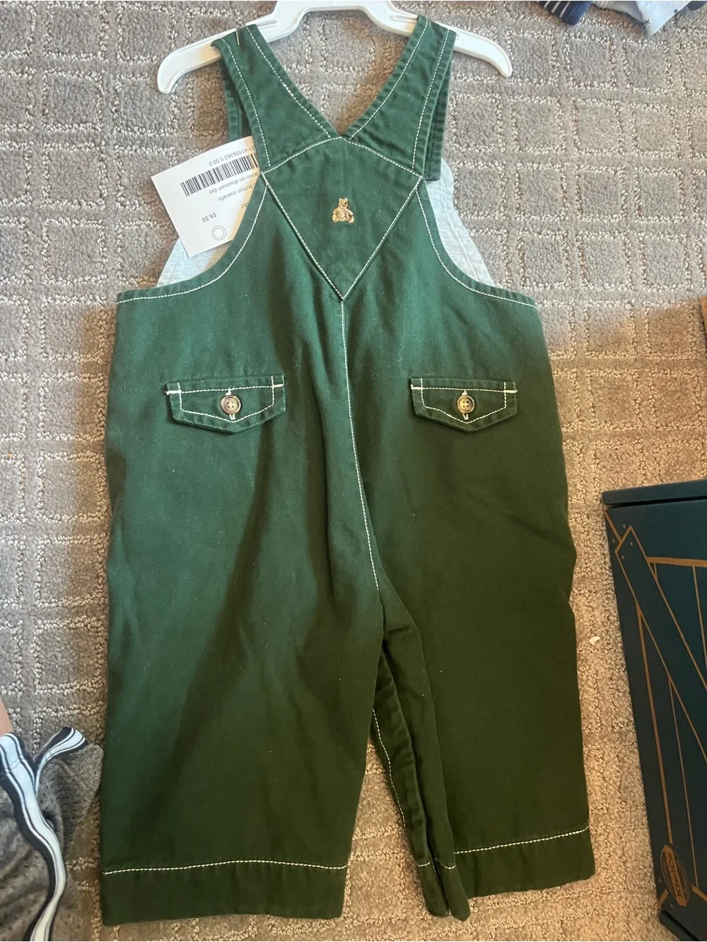 GAP dark green